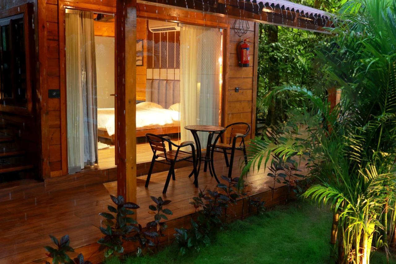 Wooden Ecr Sea Resort ปอนดิเชอรี ภายนอก รูปภาพ